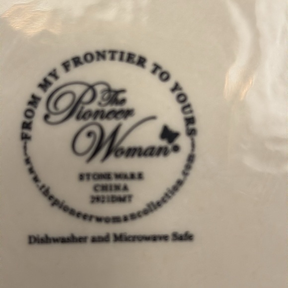 The Pioneer Woman “Dazzeling Dahlias” pattern stoneware bowl. - Picture 7 of 7